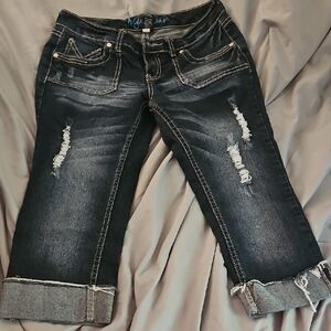 Ariya Jeans Brand Size 5/6 Capris Stylish‎ Denim Distressed